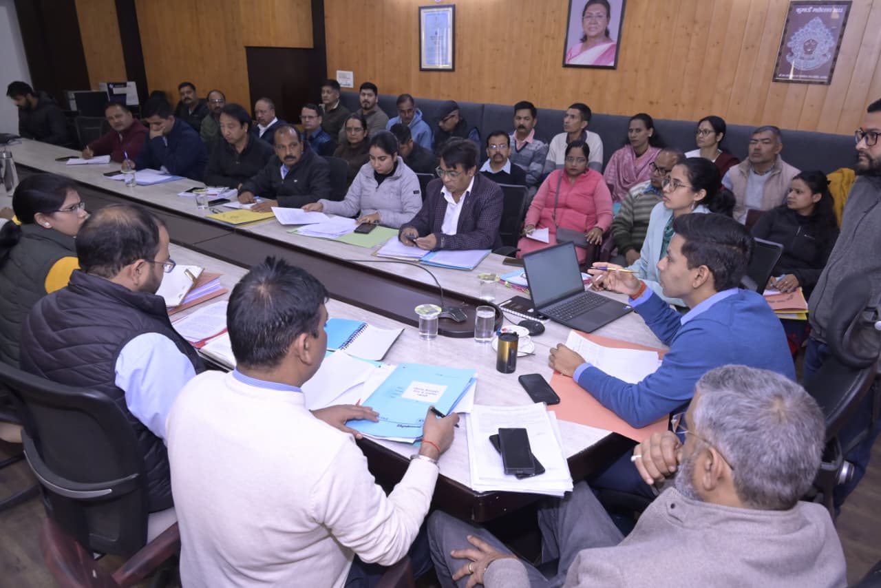 हीला-हवाली नहीं चलेगी” — सेवा का अधिकार बैठक में जिलाधिकारी अंशुल सिंह का सख्त संदेश, बोले – हर नागरिक को तय समय में मिले सेवा का हक
