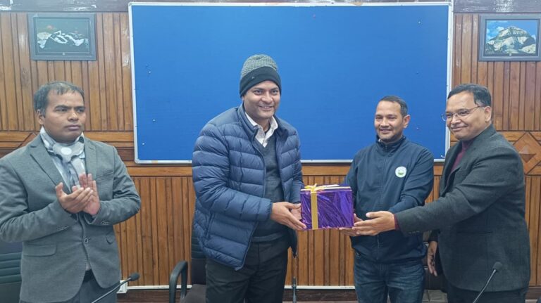 विदाई के पल बने यादगार — ADM जयवर्धन शर्मा को अधिकारियों ने दी शुभकामनाएं