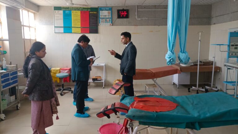 जिलाधिकारी ने किया चौखुटिया अस्पताल का औचक निरीक्षण