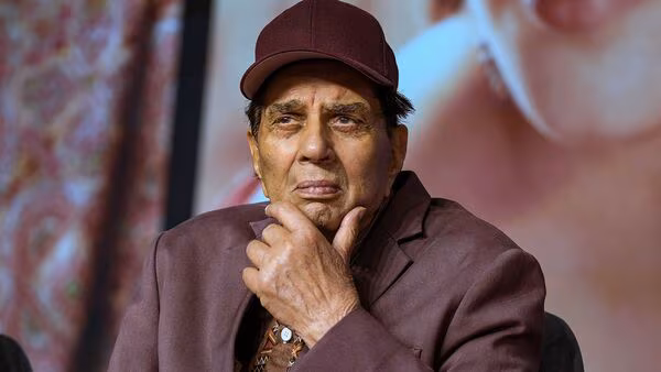 धर्मेन्द्र की तबीयत में सुधार, अस्पताल से मिली छुट्टी — परिवार ने कहा ‘अब वो घर पर आराम करेंगे’