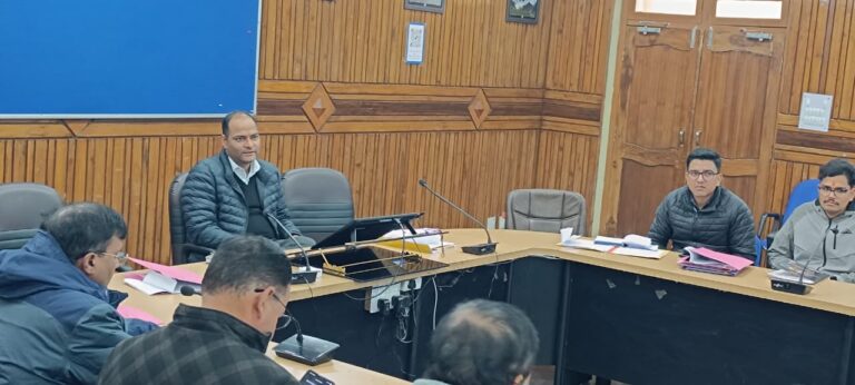 चम्पावत में आयुक्त/सचिव  मुख्यमंत्री  दीपक रावत का एकदिवसीय भ्रमण