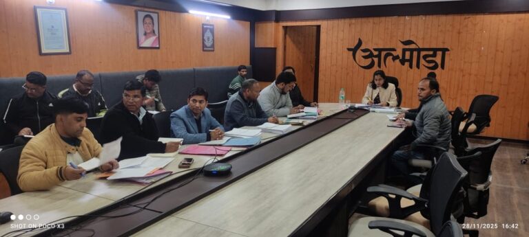 हर वोटर तक पहुँचे सही नामावली: अल्मोड़ा में SIR-2025 की उच्चस्तरीय समीक्षा