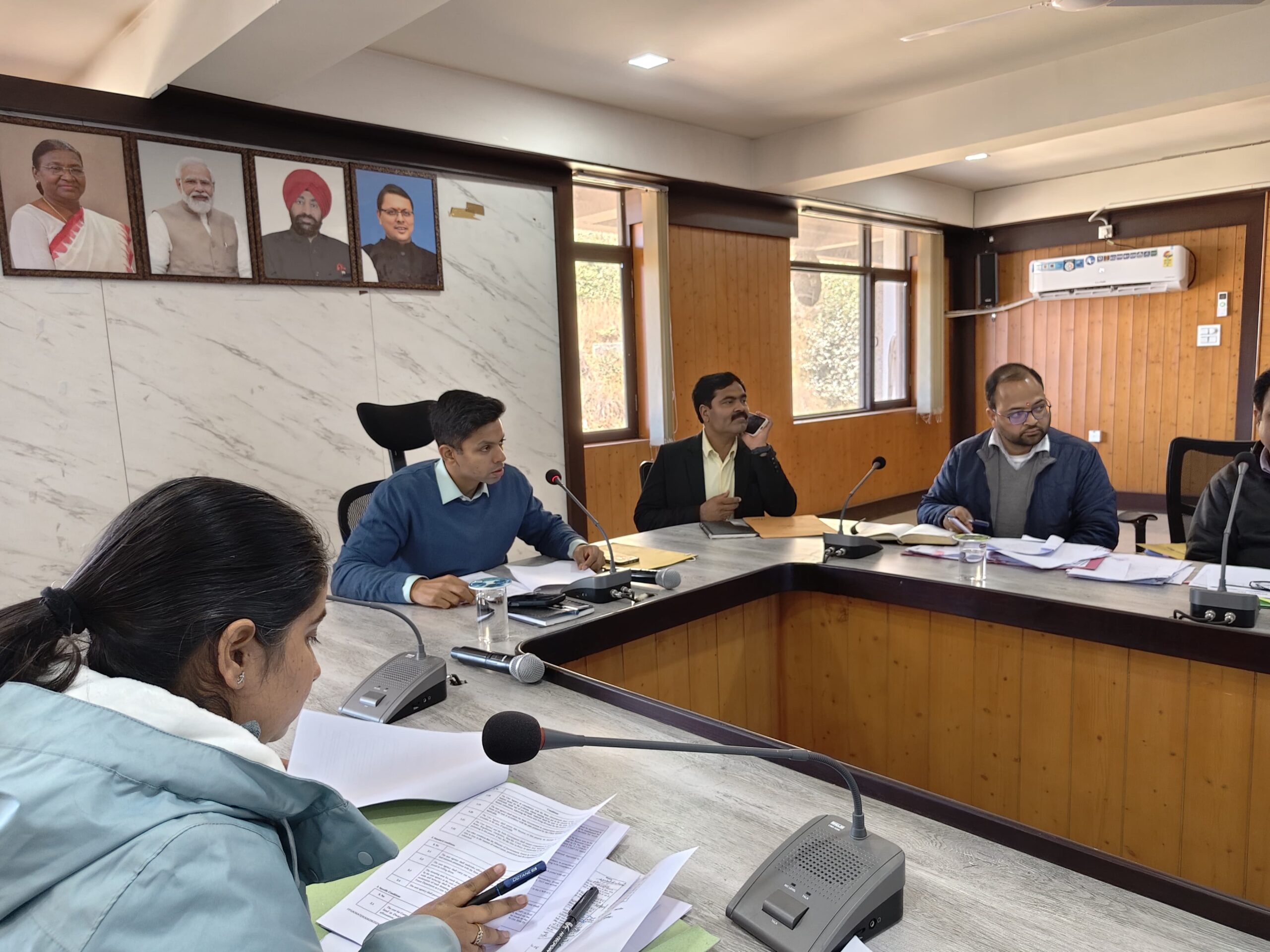 अल्मोड़ा में जल व स्वच्छता मिशन की रफ्तार तेज़ होगी, जिलाधिकारी ने दिए मिशन मोड में कार्य के निर्देश
