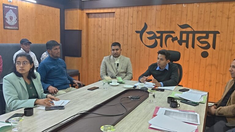 जिलाधिकारी ने जनपद की वन पंचायतों के सरपंचों के साथ की बैठक