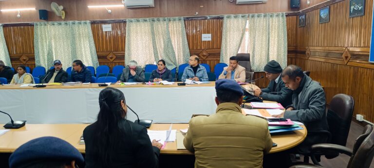 विद्यार्थियों के मानसिक संतुलन हेतु बहु-विभागीय समन्वय करें- जिलाधिकारी