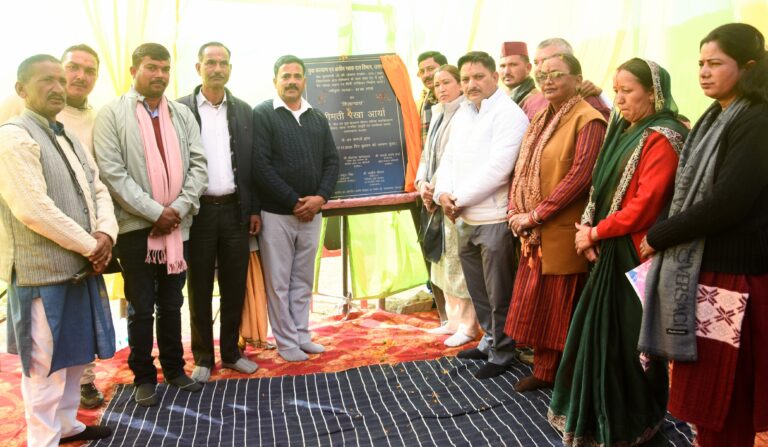 सोमेश्वर के रैत में किया मिनी स्टेडियम का शिलान्यास