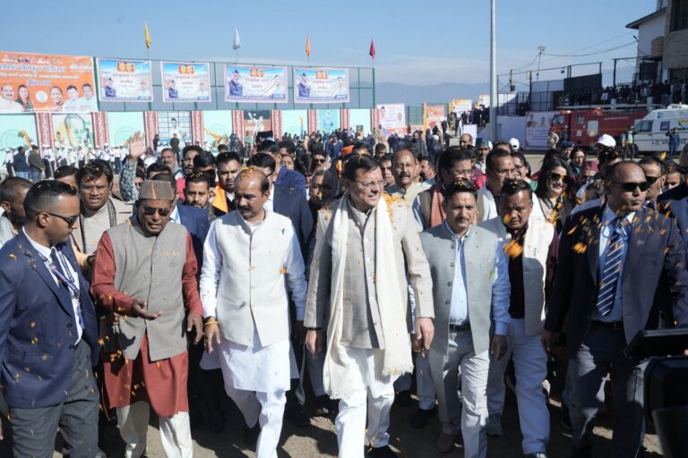 मुख्यमंत्री पुष्कर सिंह धामी ने अल्मोड़ा में किया सांसद खेल महोत्सव का शुभारंभ