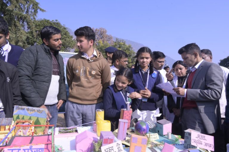जिलाधिकारी अंशुल सिंह की सक्रिय पहल: ‘प्रशासन गाँव की ओर’ अभियान में मौके पर समाधान, 1476 ग्रामीणों को मिला सीधा लाभ