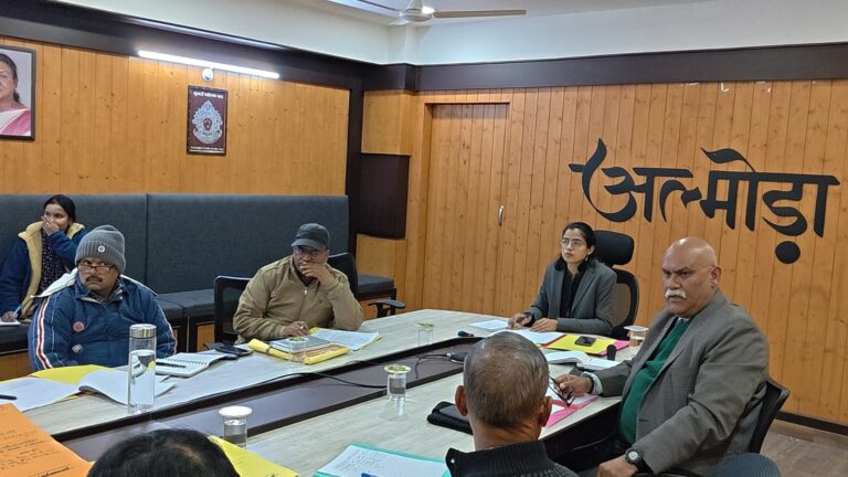 शहीदों के सम्मान में जनपद में प्रस्तावित शहीद द्वार एवं स्मारकके निर्माण की प्रगति की समीक्षा बैठक संपन्न अपर जिलाधिकारी युक्ता मिश्र ने कार्यों में गति लाने के दिए निर्देश