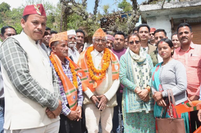 कैबिनेट मंत्री रेखा आर्या ने 22 लाख रुपये के विकास कार्यों की घोषणा की