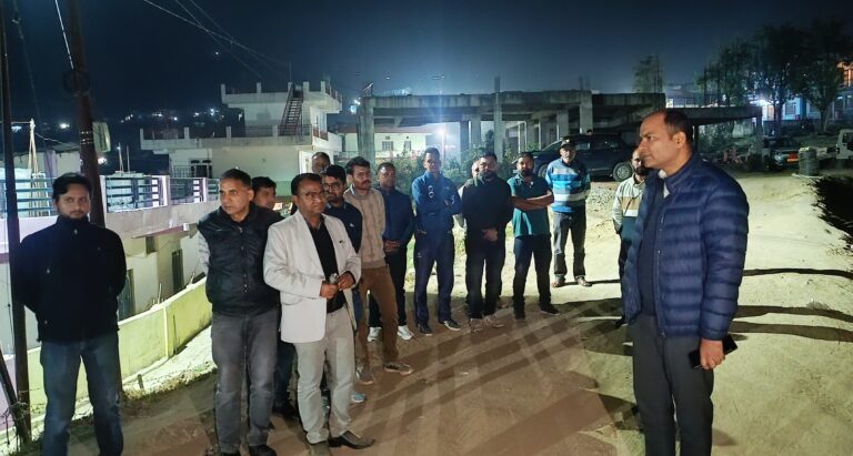 चम्पावत: क्रिटिकल केयर यूनिट निर्माण कार्य में तेजी लाने के निर्देश, एमआरआई मशीन की स्थापना पर बल