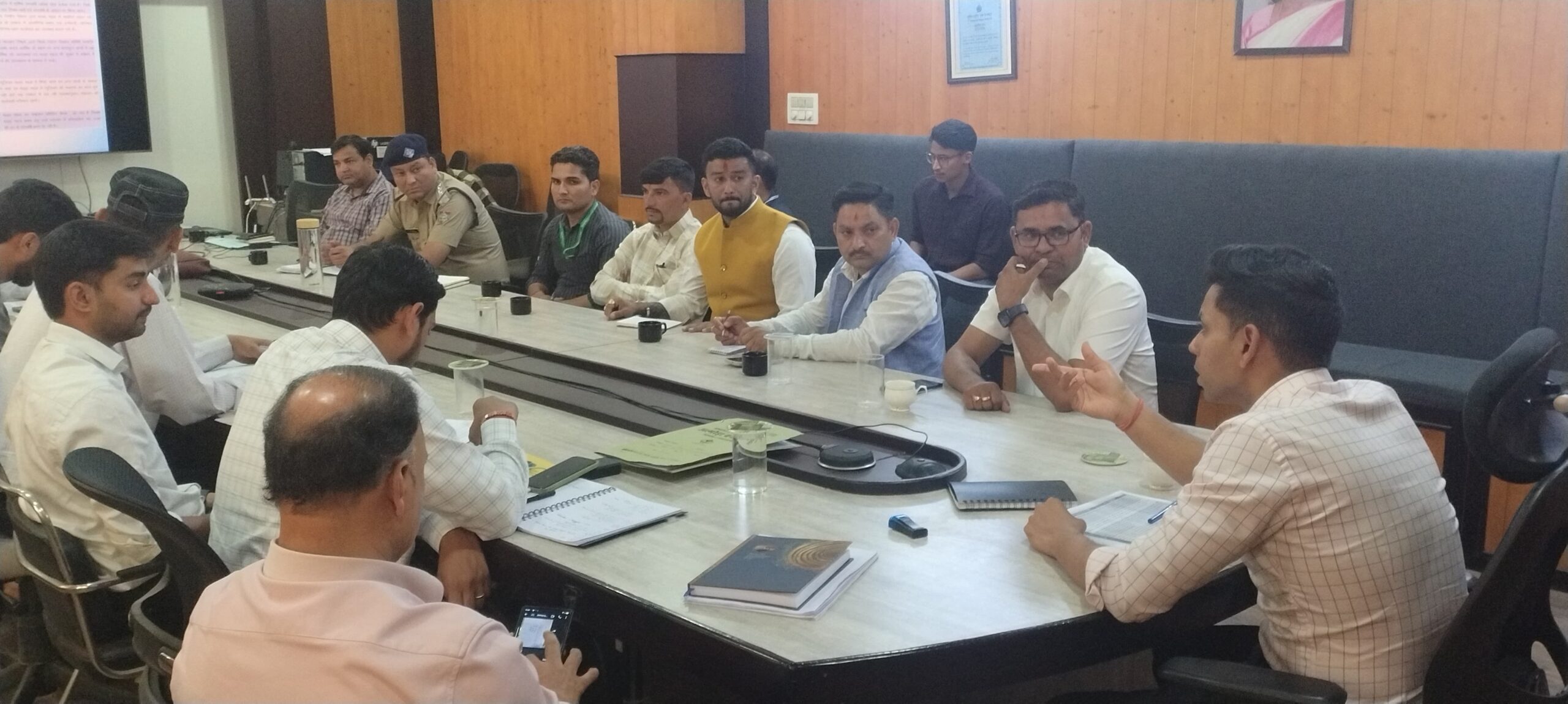 अल्मोड़ा में ड्रेनेज कार्यों पर सख्ती: 39 नालों का निर्माण तेज करने के निर्देश, गुणवत्ता से समझौता नहीं