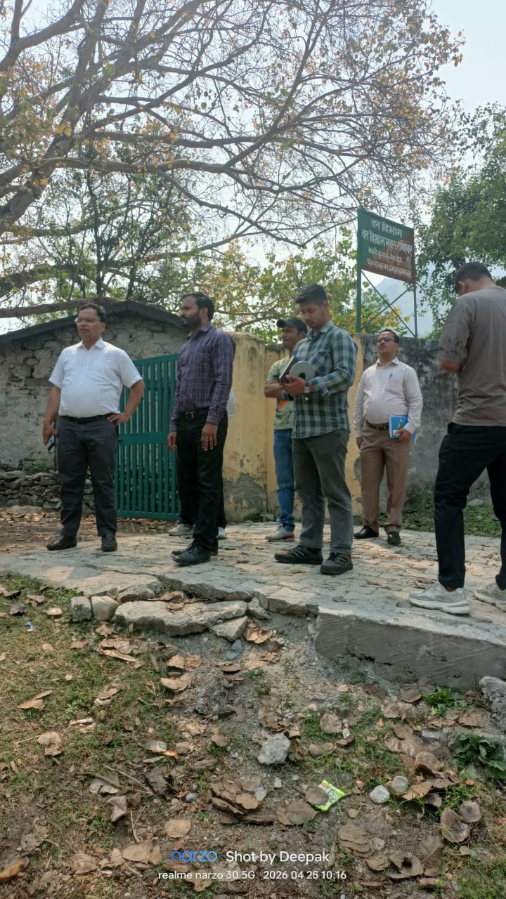 बाराकोट में विकास कार्यों का सीडिओ जे.एस. खाती ने किया निरीक्षण