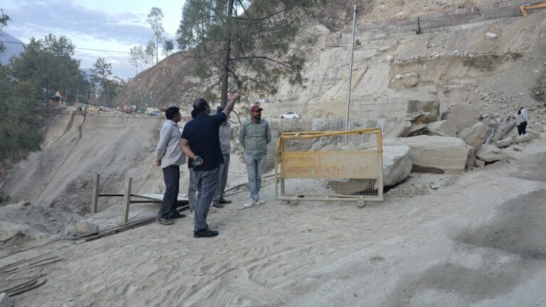 स्वाला में सड़क चौड़ीकरण कार्यों का निरीक्षण, जिलाधिकारी ने गुणवत्ता और समयबद्धता पर विशेष बल दिया