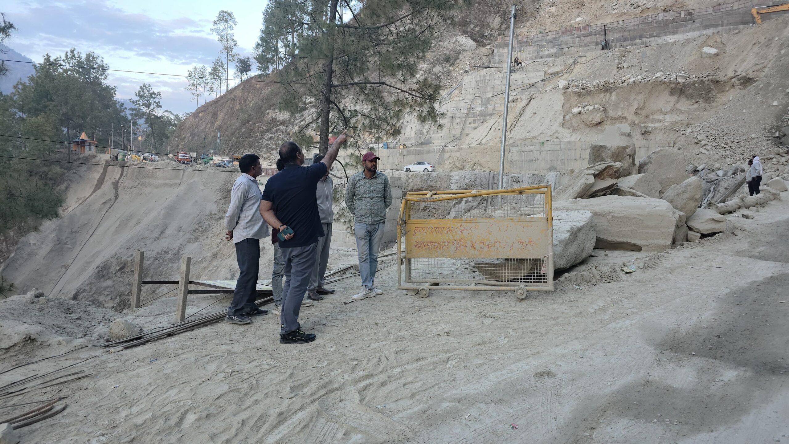 स्वाला में सड़क चौड़ीकरण कार्यों का निरीक्षण, जिलाधिकारी ने गुणवत्ता और समयबद्धता पर विशेष बल दिया