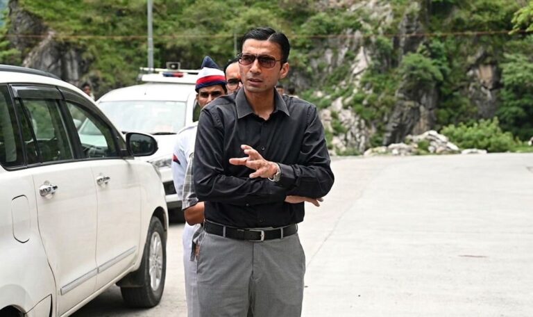यहाँ मजिस्ट्रेट का बड़ा एक्शन स्वतः संज्ञान लेकर गुंडा एक्ट में बुक कर किया जिला बदर