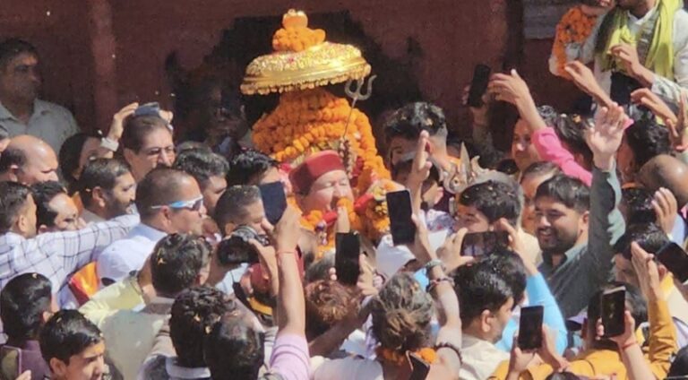 चतुर्थ केदार रुद्रनाथ की डोली हिमालय के लिए रवाना, सोमवार को खुलेंगे कपाट