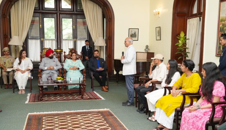 नैनीताल में मनाया गया तेलंगाना राज्य स्थापना दिवस, राज्यपाल ने विद्यार्थियों से साझा किए अनुभव