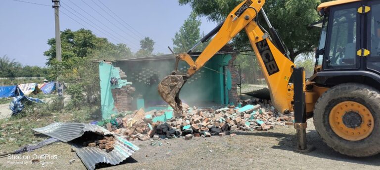 देहरादून के विकासनगर में सरकारी भूमि से हटाया गया अवैध अतिक्रमण