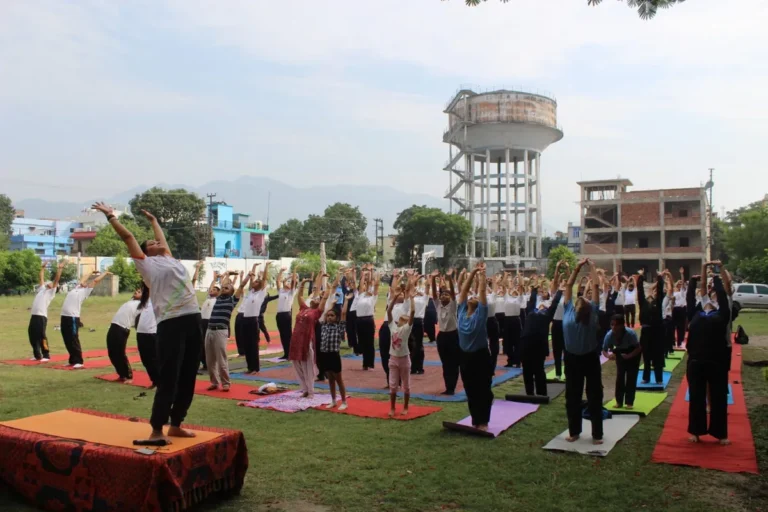 अंतरराष्ट्रीय योग दिवस पर हल्द्वानी महाविद्यालय में सामूहिक योग कार्यक्रम आयोजित