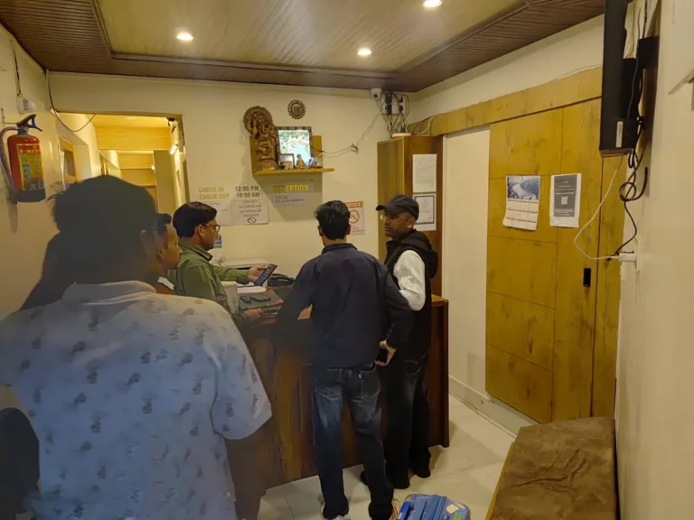 नैनीताल में होम स्टे और गेस्ट हाउसों का निरीक्षण, नियमों का उल्लंघन करने वालों पर कार्रवाई