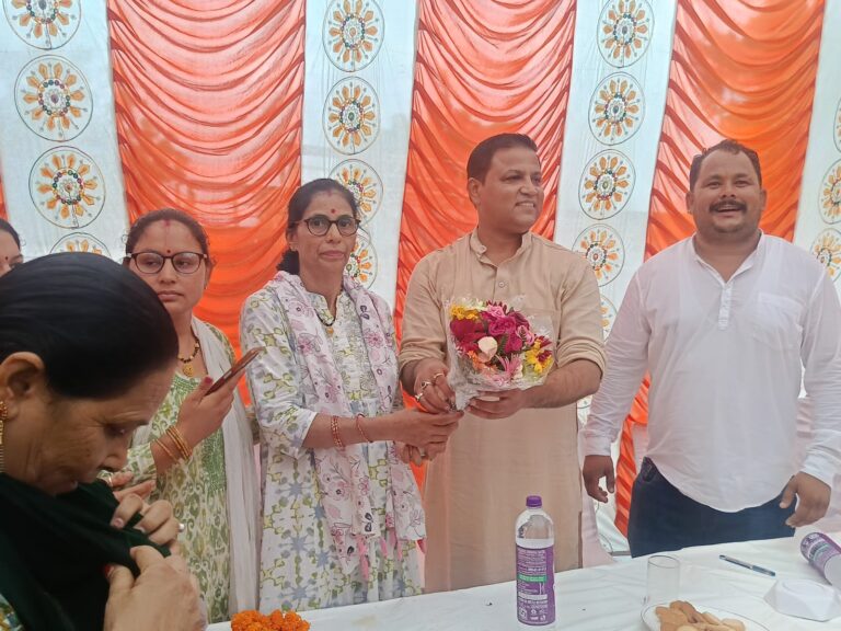 हरकपुर क्वीरा (लक्ष्मी विहार) में सीसी रोड का लोकार्पण, करोड़ों के विकास कार्य गिनाते हुए विकास भगत ने विधानसभा चुनाव लड़ने की इच्छा जताई