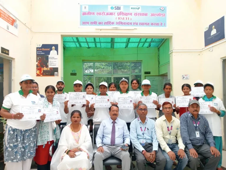 हुनर से आत्मनिर्भरता की ओर: आरसेटी हवालबाग में 14 दिवसीय सॉफ्ट टॉयज मेकिंग प्रशिक्षण का समापन