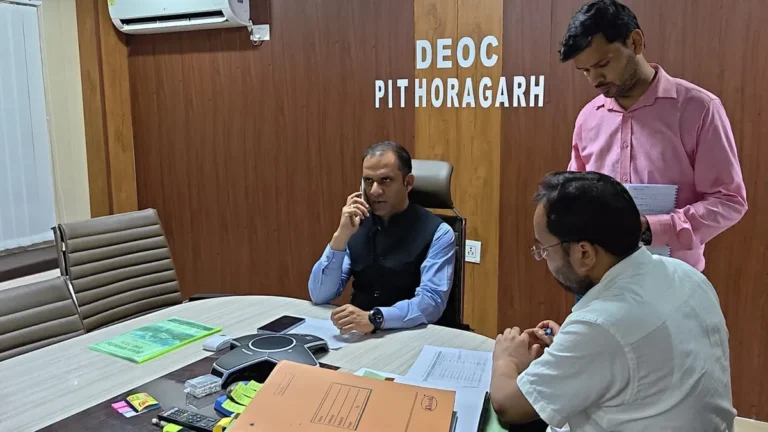 पिथौरागढ़: भारी बारिश के मद्देनजर जिला प्रशासन अलर्ट, आपदा प्रबंधन तंत्र सक्रिय