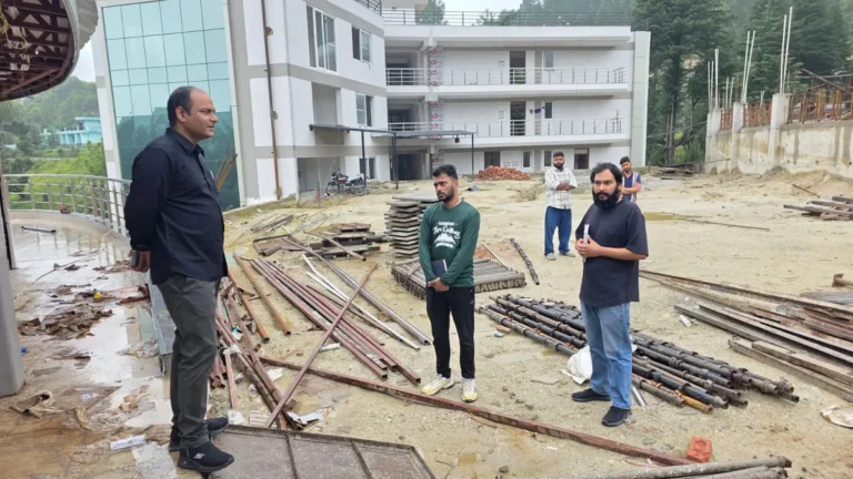 चंपावत में 55.52 करोड़ की लागत से बन रहे अत्याधुनिक साइंस सेंटर का जिलाधिकारी ने किया स्थलीय निरीक्षण