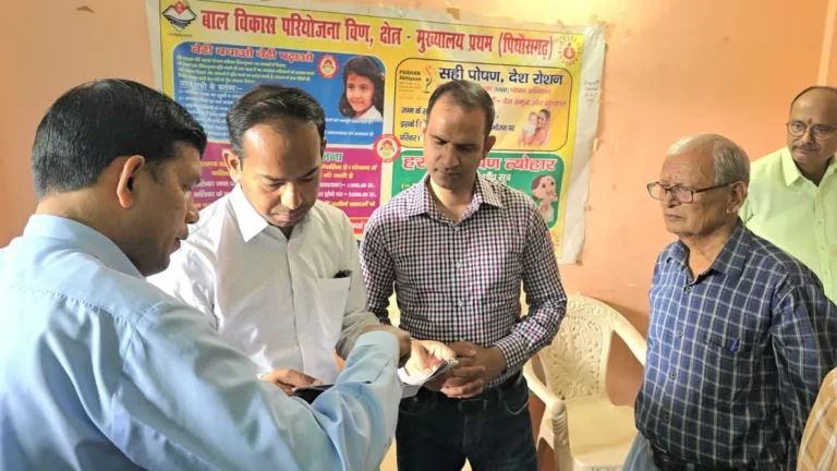 मतदाता सूची पुनरीक्षण: जिलाधिकारी ने मतदान बूथों का किया स्थलीय निरीक्षण, पारदर्शिता पर जोर