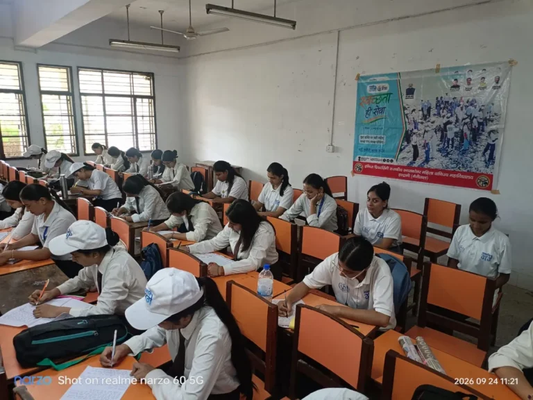 नैनीताल: 'स्वच्छता ही सेवा पखवाड़े' के तहत हल्द्वानी महिला महाविद्यालय में आयोजित हुई निबंध प्रतियोगिता