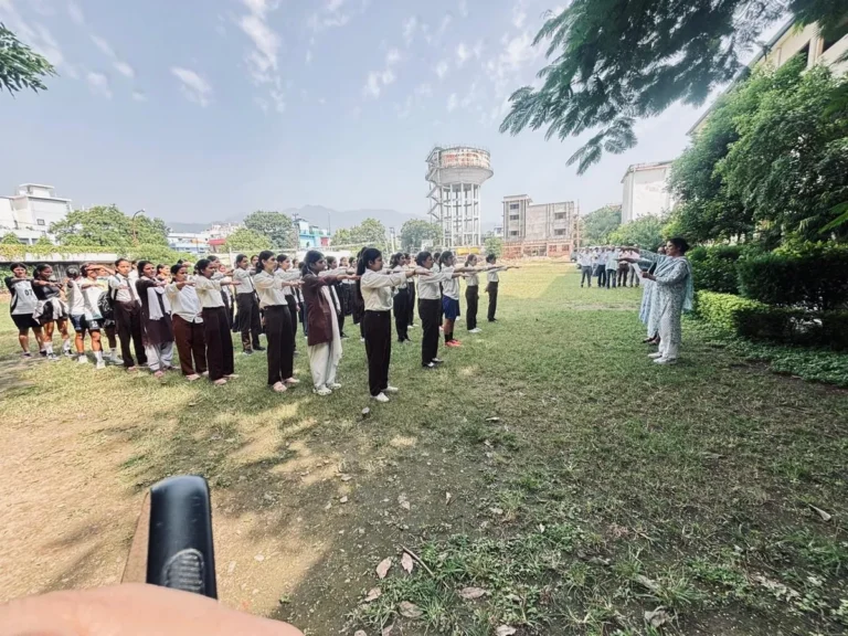 नैनीताल के महिला महाविद्यालय में नशा मुक्त भारत अभियान के तहत दिलाई गई शपथ