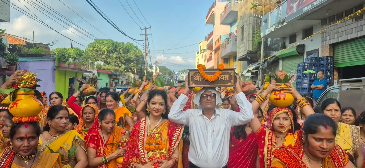 टनकपुर में भव्य कलश यात्रा के साथ दशहरा महोत्सव का शानदार आगाज, भक्तिमय हुआ माहौल