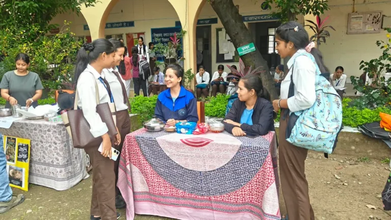 नैनीताल महाविद्यालय में गढ़ भोज का आयोजन, पारंपरिक व्यंजनों का बढ़ा चलन