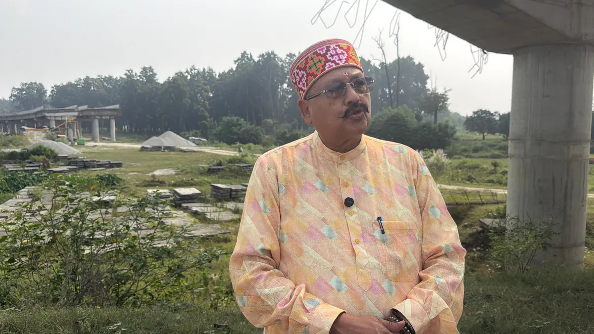 भारत-नेपाल सीमा पर निर्माणाधीन ड्राई पोर्ट और चार लेन सड़क का मंत्री ने किया निरीक्षण
