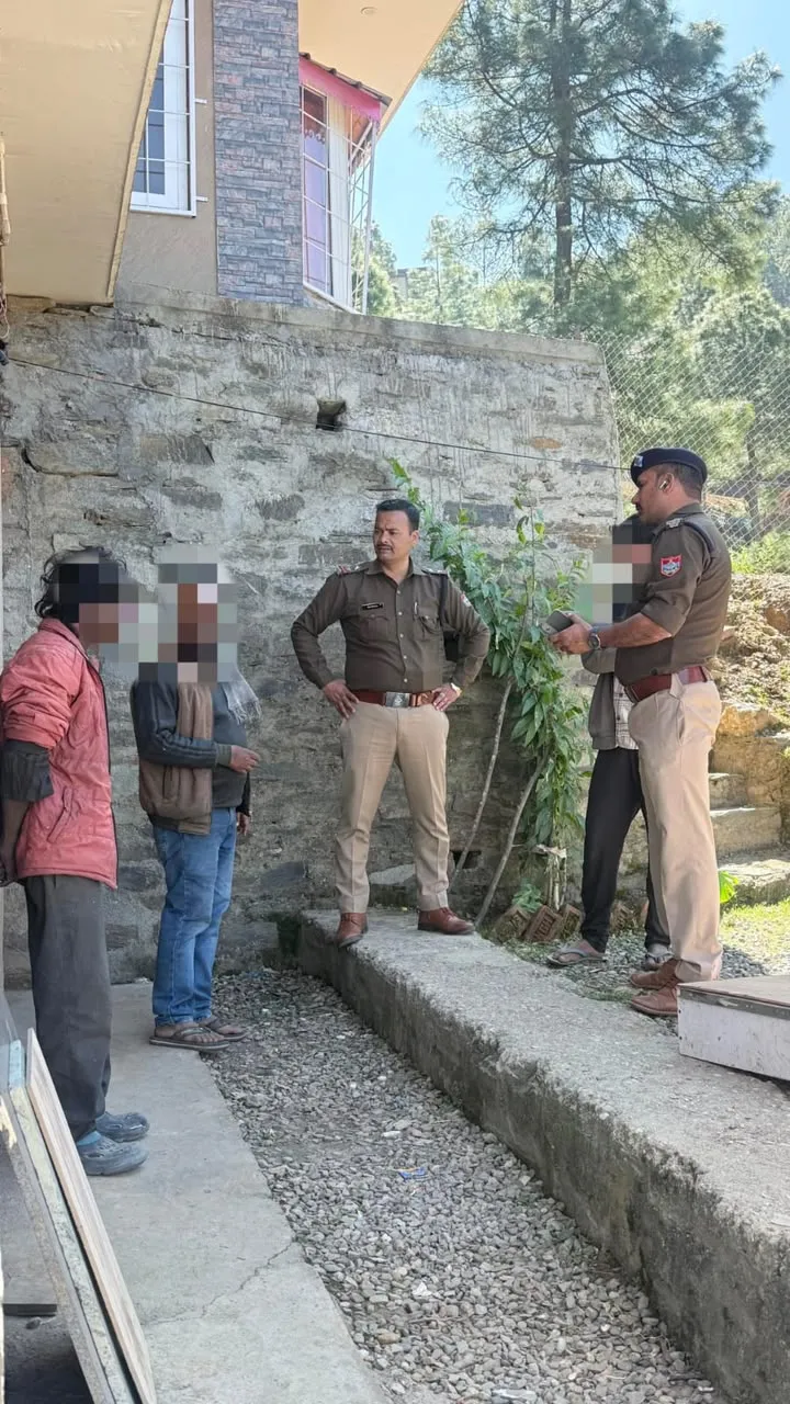 बिना सत्यापन मजदूर रखने पर ठेकेदार पर ₹5,000 का जुर्माना, अल्मोड़ा पुलिस का अभियान जारी